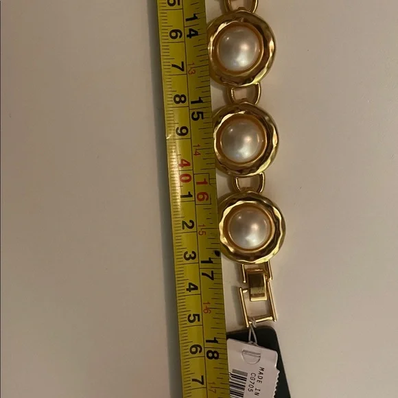 Gold and pearl statement necklace - Picture 6 of 6